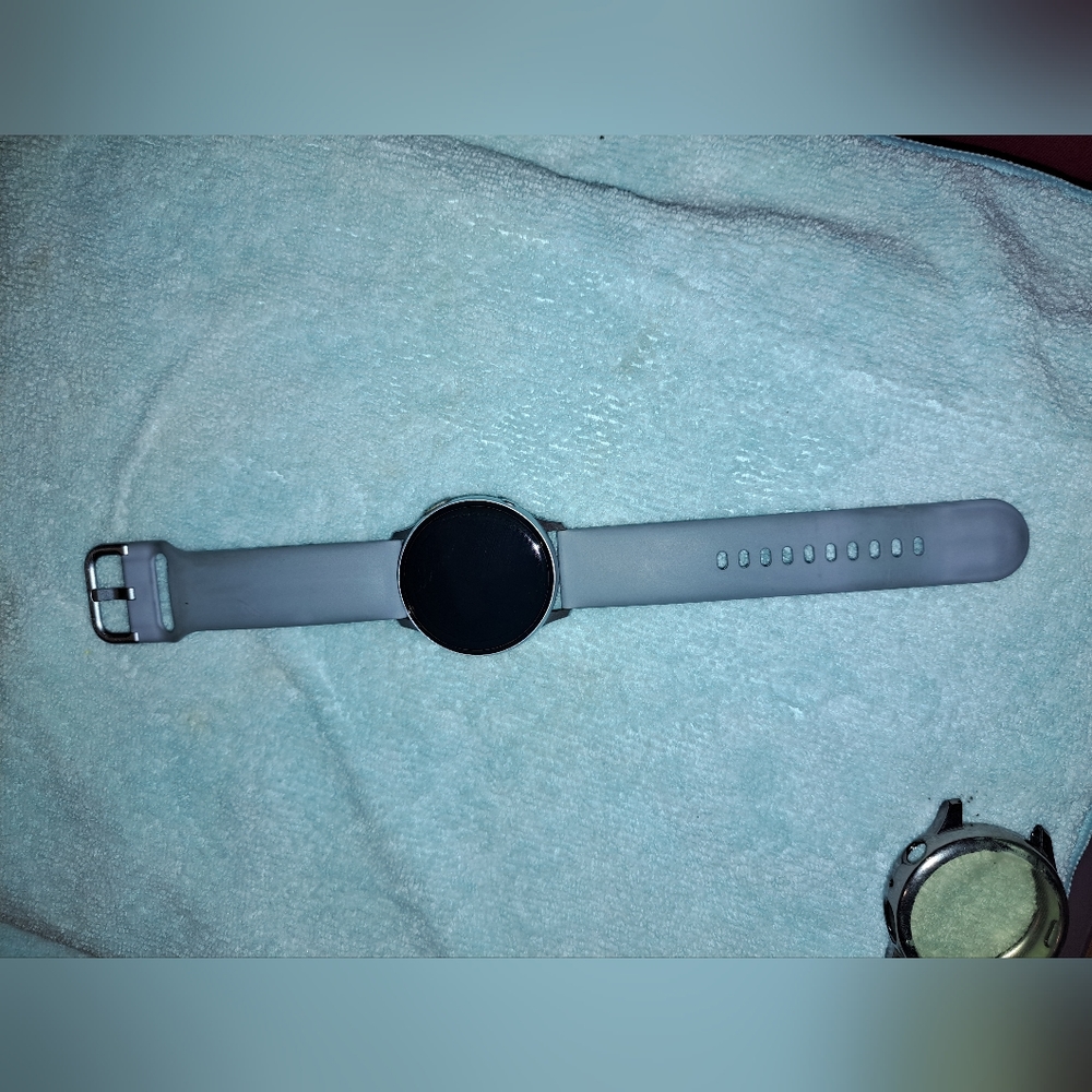 Watch - Picture 2 of 4